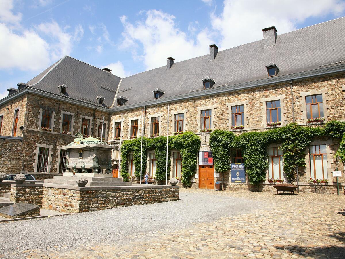 Luxury Apartment In Malmedy With Bubble Bath Bilik gambar